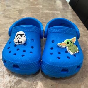 NWOT Crocs Kids Blue Star Wars. Size c4